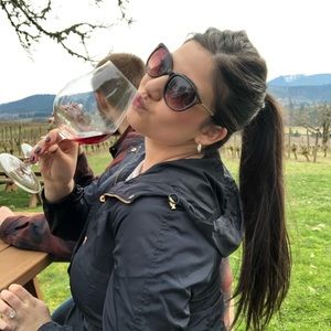 Meet your Posher, Kayla